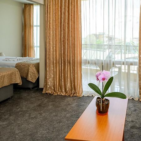 Paradise Hotel & Relax Center เปาโมเรีย ภายนอก รูปภาพ
